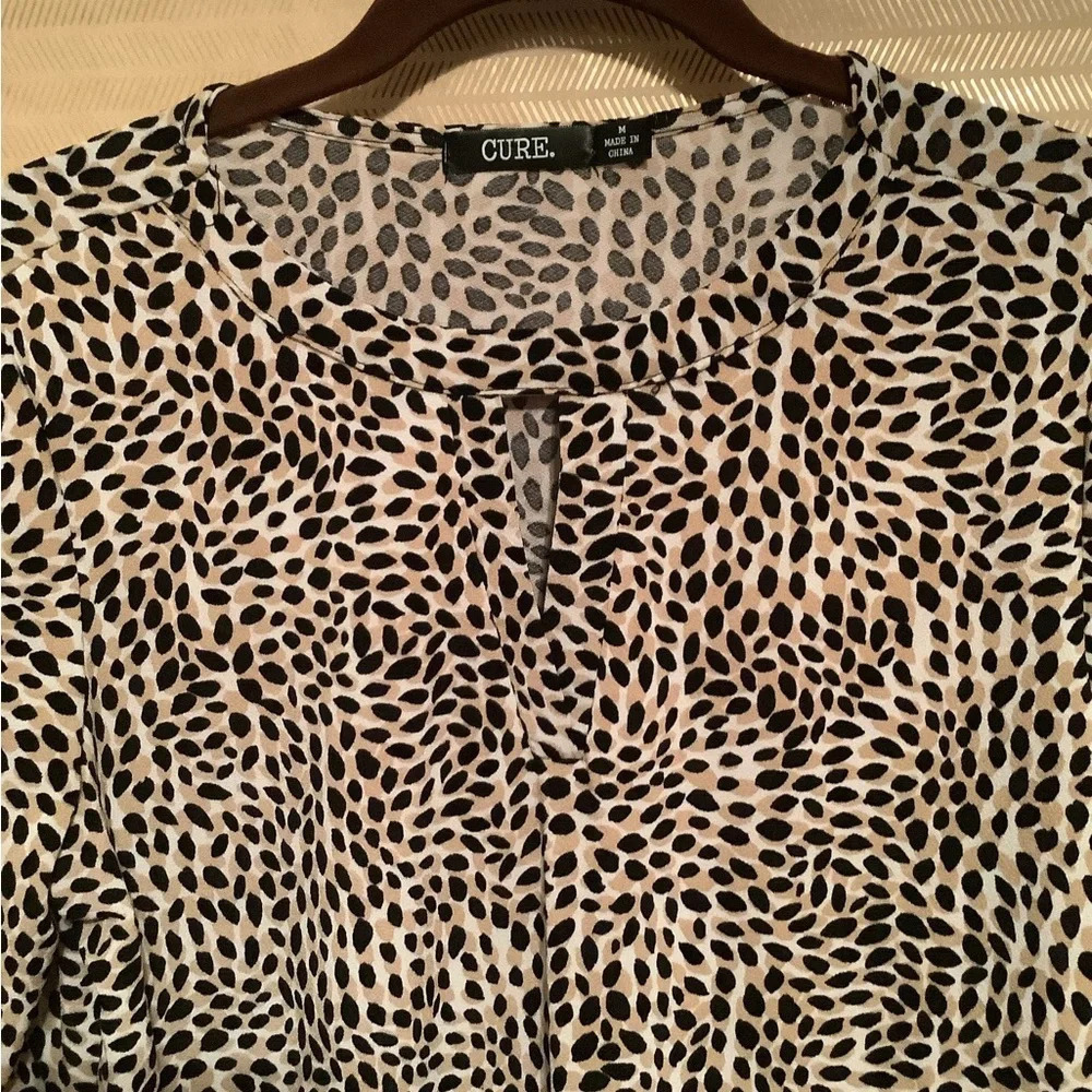 CURE~LEOPARD PRINT BLOUSE~ M - Picture 3 of 4
